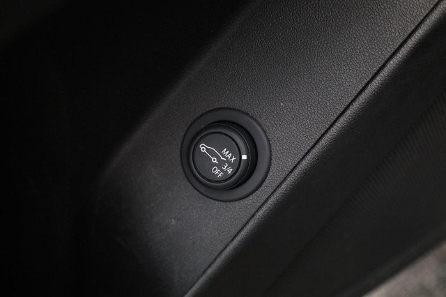 Chevrolet Equinox Vehicle Full-screen Gallery Image 12