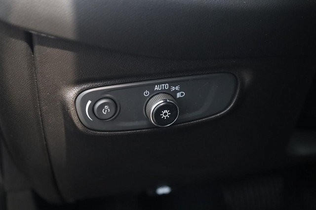 Chevrolet Equinox Vehicle Full-screen Gallery Image 13
