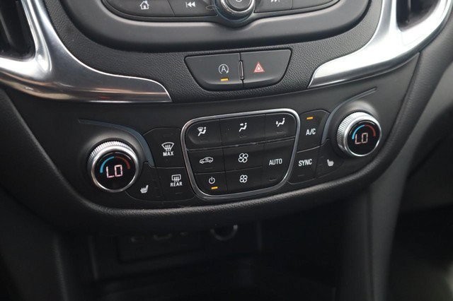 Chevrolet Equinox Vehicle Full-screen Gallery Image 17