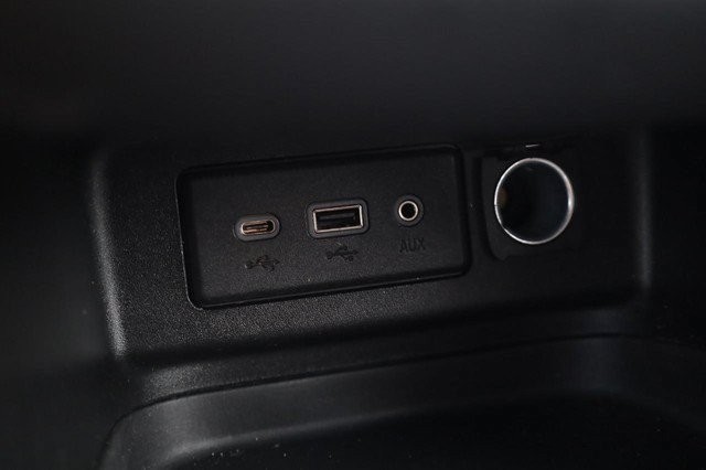Chevrolet Equinox Vehicle Full-screen Gallery Image 18