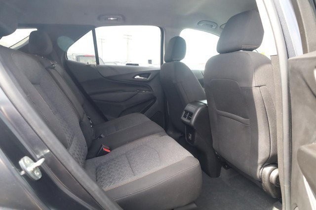 Chevrolet Equinox Vehicle Full-screen Gallery Image 22