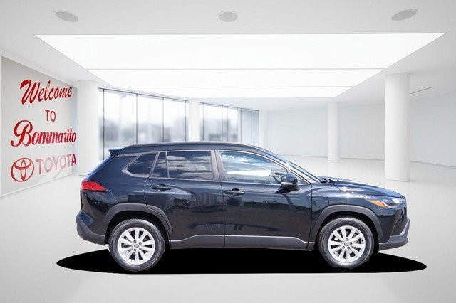 Toyota Corolla Cross Vehicle Image 05