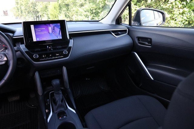 Toyota Corolla Cross Vehicle Image 26