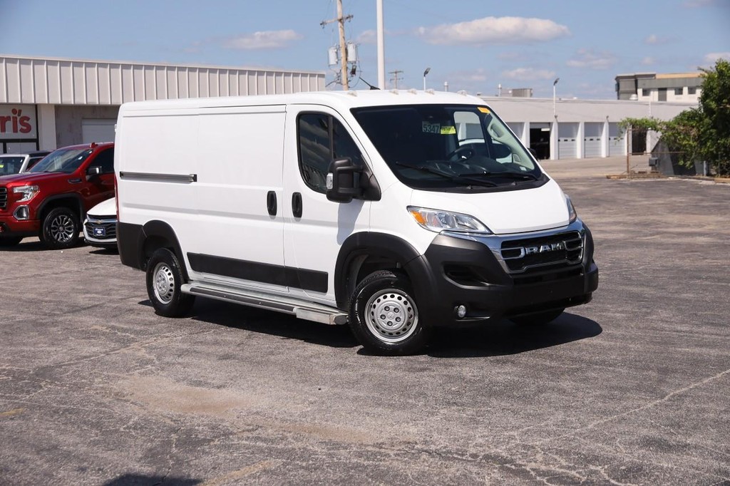 Ram ProMaster Cargo Van Vehicle Full-screen Gallery Image 2