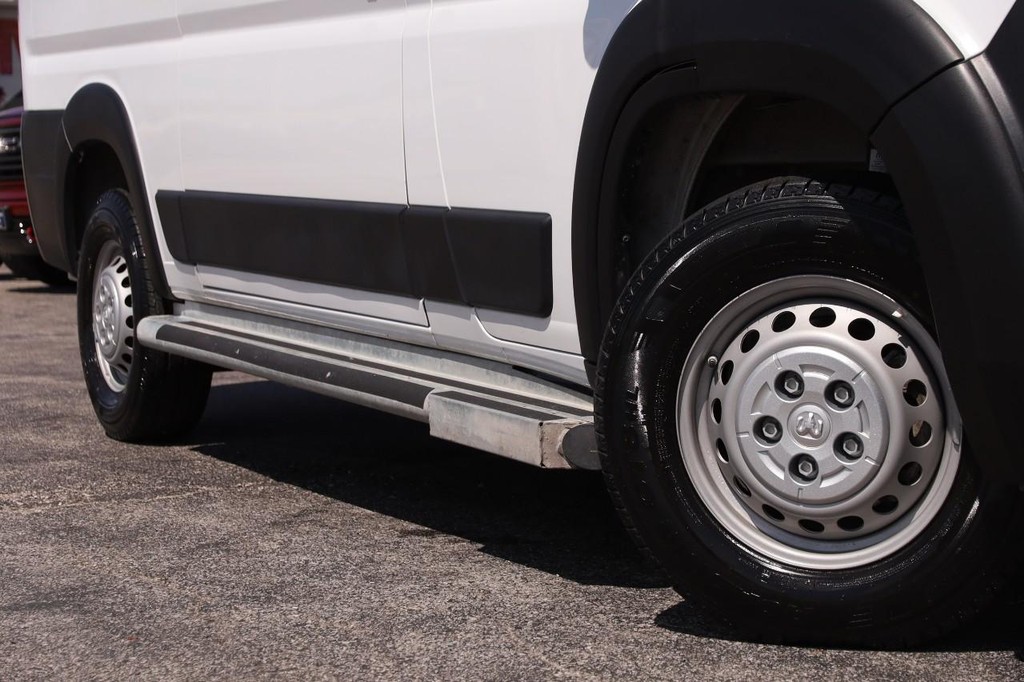 Ram ProMaster Cargo Van Vehicle Full-screen Gallery Image 3