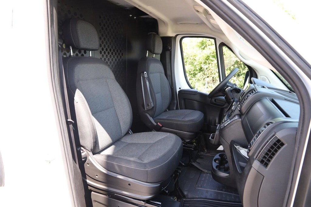 Ram ProMaster Cargo Van Vehicle Full-screen Gallery Image 25