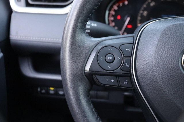 Toyota RAV4 Vehicle Image 11