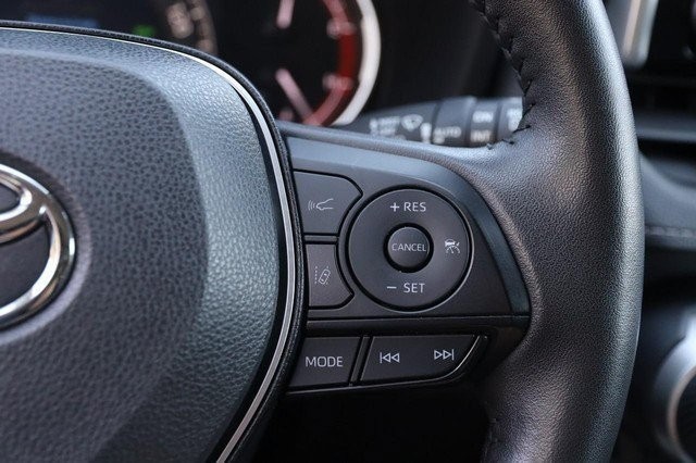 Toyota RAV4 Vehicle Image 12
