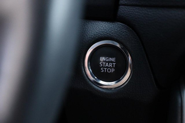 Toyota RAV4 Vehicle Image 14