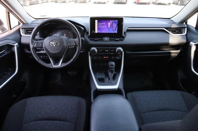 Toyota RAV4 Vehicle Image 21