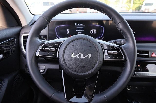 Kia Seltos Vehicle Image 10