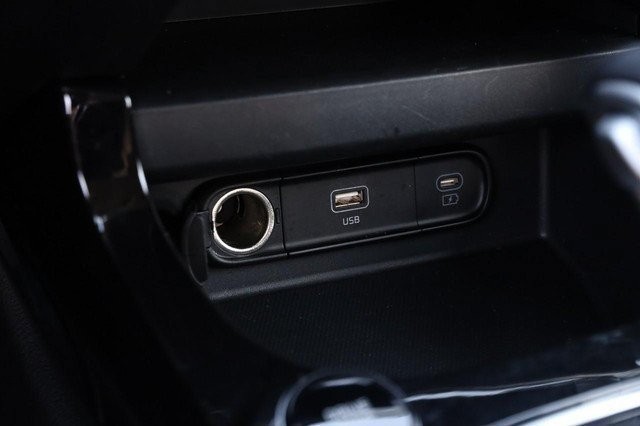 Kia Seltos Vehicle Image 18