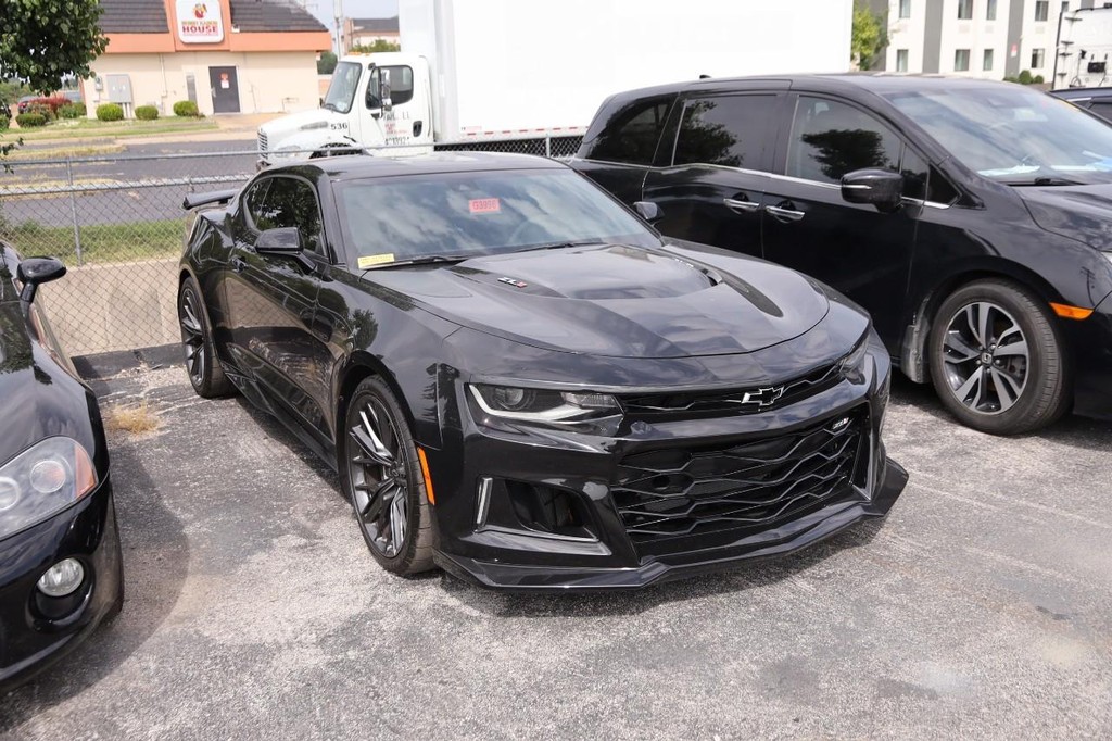 Chevrolet Camaro Vehicle Full-screen Gallery Image 04