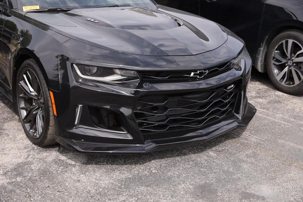 Chevrolet Camaro Vehicle Full-screen Gallery Image 05