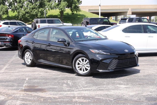 Toyota Camry Vehicle Image 02
