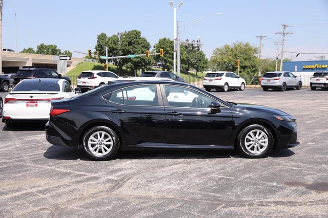Toyota Camry Vehicle Image 05