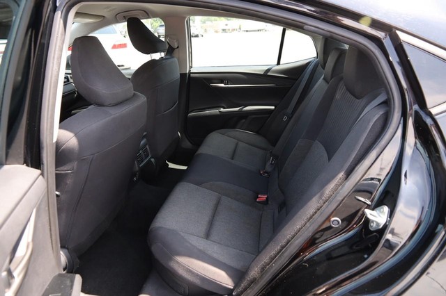Toyota Camry Vehicle Image 09