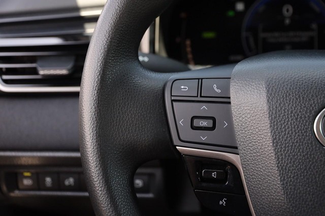 Toyota Camry Vehicle Image 11