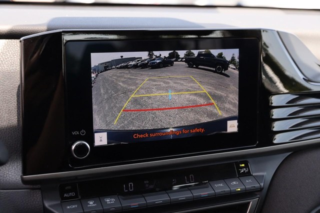 Toyota Camry Vehicle Image 16