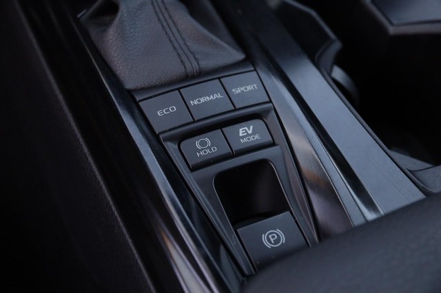 Toyota Camry Vehicle Image 18