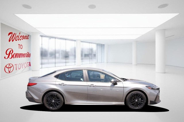 Toyota Camry Vehicle Image 05
