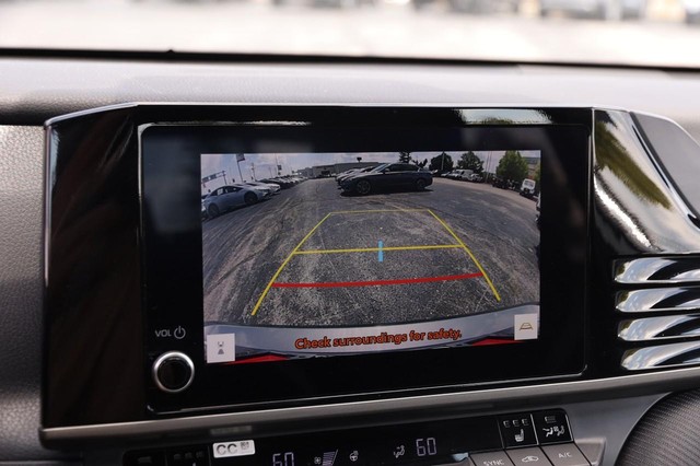 Toyota Camry Vehicle Image 17