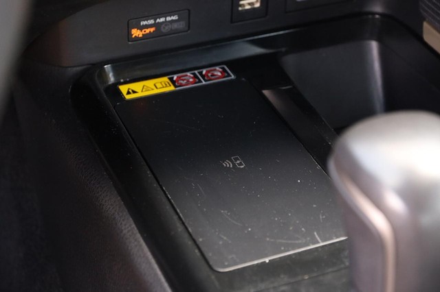 Toyota Camry Vehicle Image 20