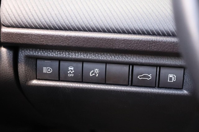 Toyota Camry Vehicle Image 21