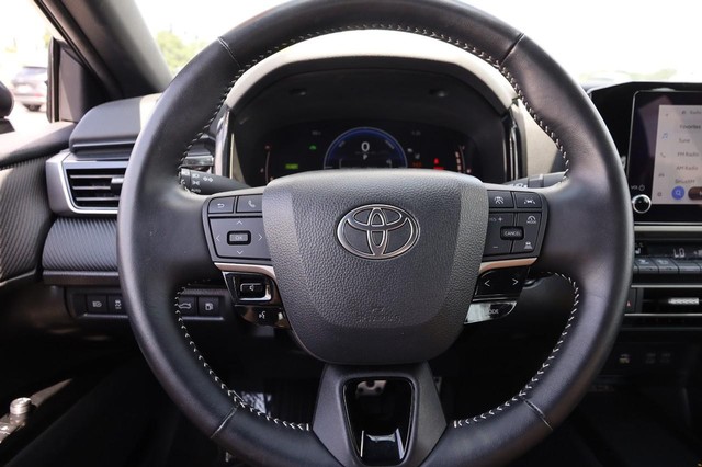 Toyota Camry Vehicle Image 10
