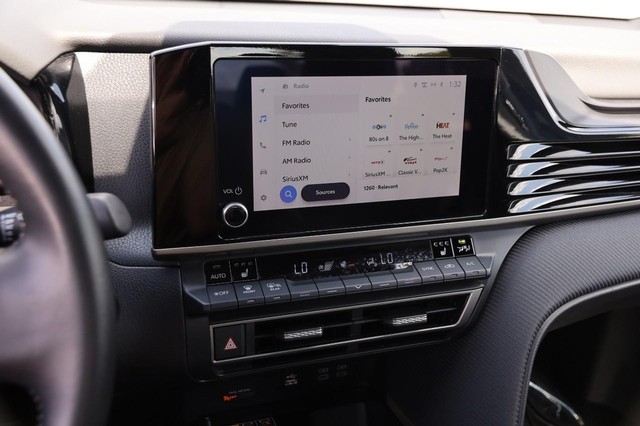 Toyota Camry Vehicle Image 15