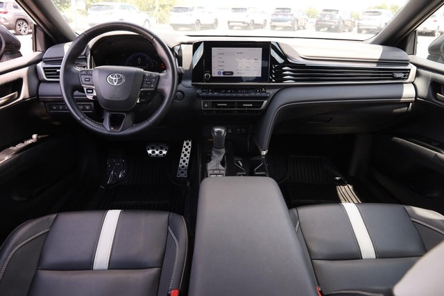 Toyota Camry Vehicle Image 22
