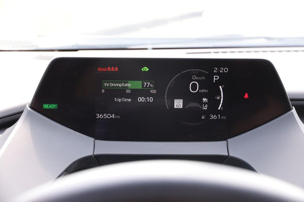 Toyota Prius Vehicle Full-screen Gallery Image 14