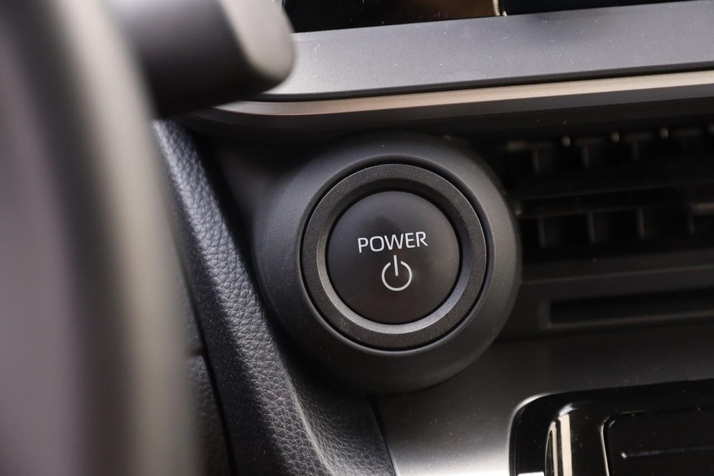 Toyota Prius Vehicle Full-screen Gallery Image 15