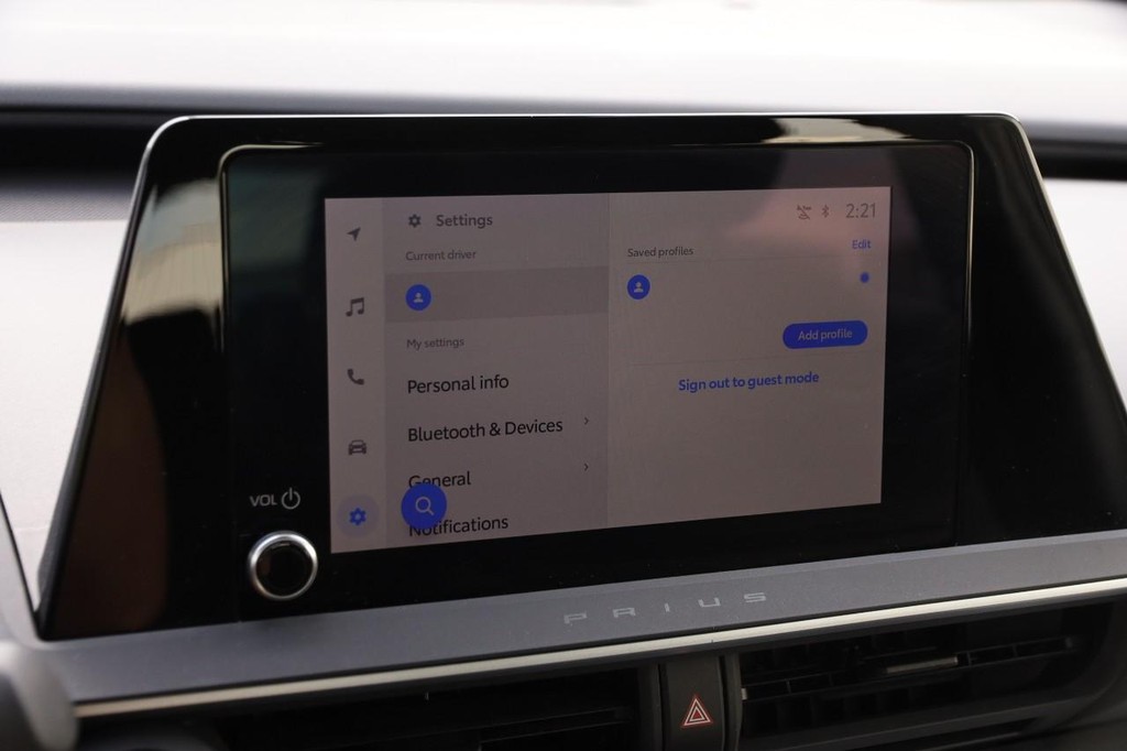 Toyota Prius Vehicle Full-screen Gallery Image 17
