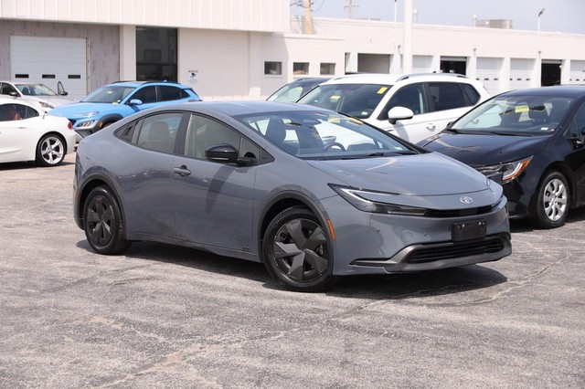 Toyota Prius Vehicle Image 02