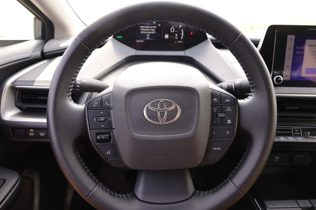 Toyota Prius Vehicle Image 11
