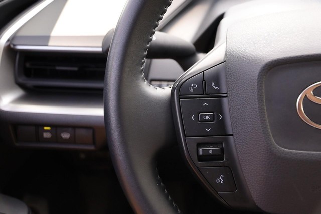 Toyota Prius Vehicle Image 12