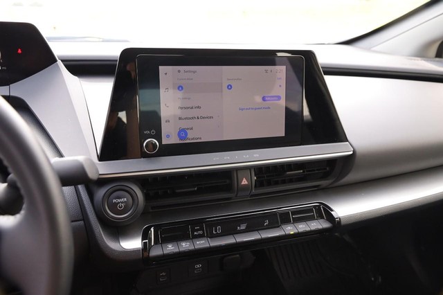 Toyota Prius Vehicle Image 16