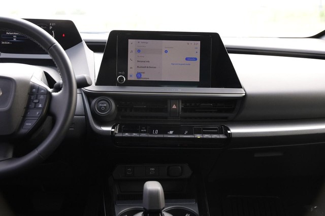 Toyota Prius Vehicle Image 26