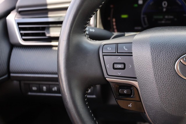 Toyota Camry Vehicle Image 11