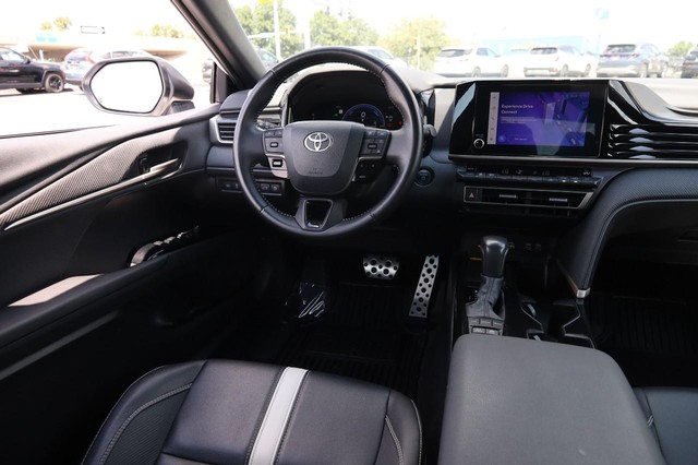 Toyota Camry Vehicle Image 24