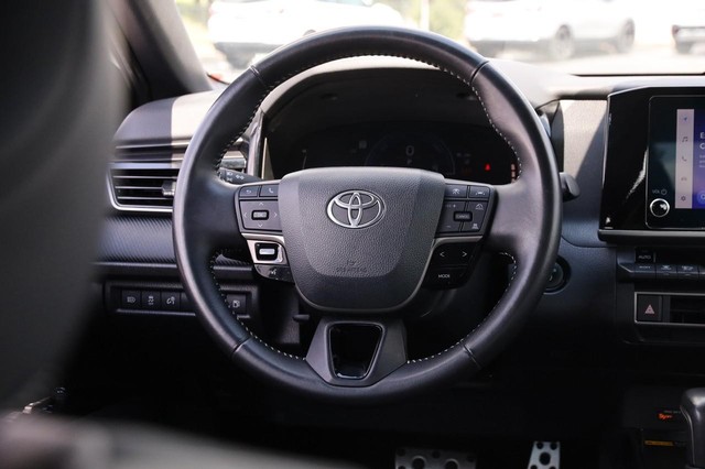 Toyota Camry Vehicle Image 25