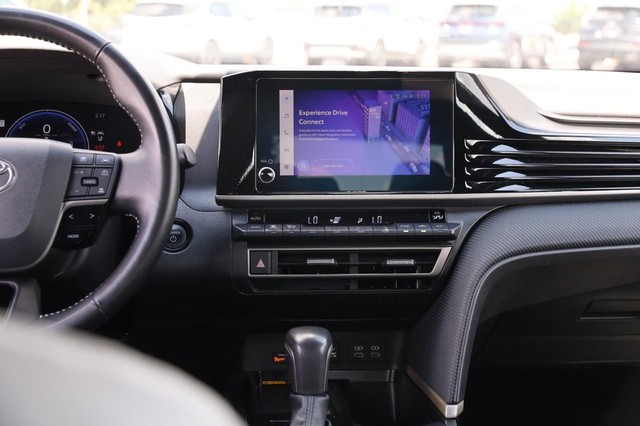 Toyota Camry Vehicle Image 26
