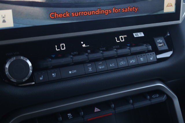 Toyota Tundra 4WD Vehicle Image 14