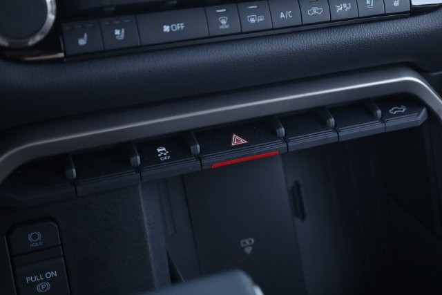 Toyota Tundra 4WD Vehicle Image 15