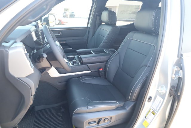 Toyota Tundra 4WD Vehicle Image 19