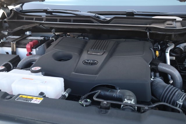 Toyota Tundra 4WD Vehicle Image 25