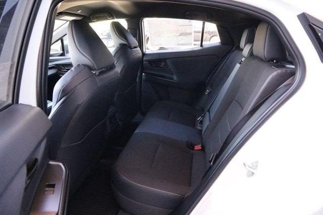 Toyota C-HR Vehicle Image 10