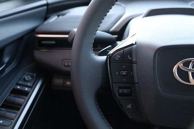 Toyota C-HR Vehicle Image 12