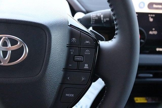 Toyota C-HR Vehicle Image 13